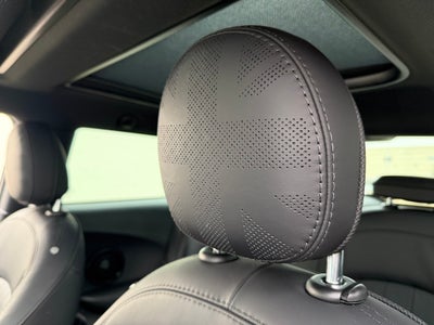 2023 MINI Cooper SE Electric Iconic