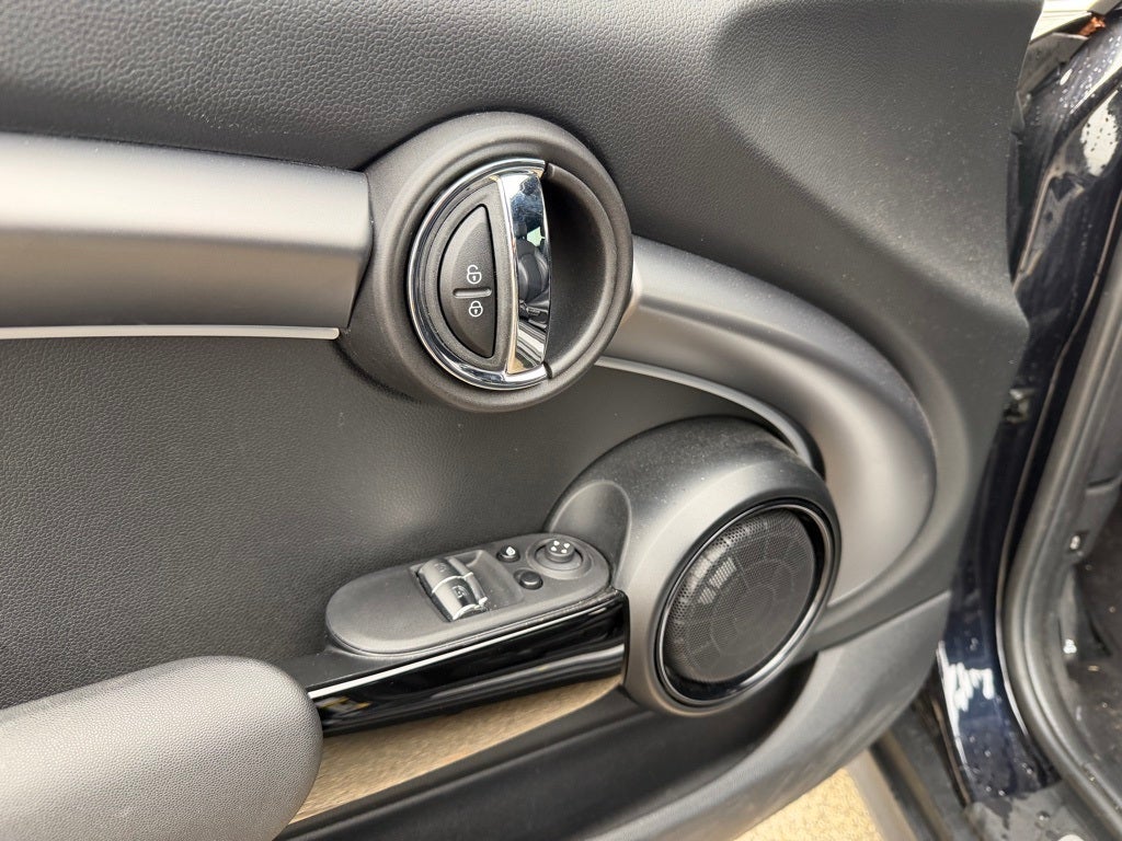 2023 MINI Cooper SE Electric Iconic