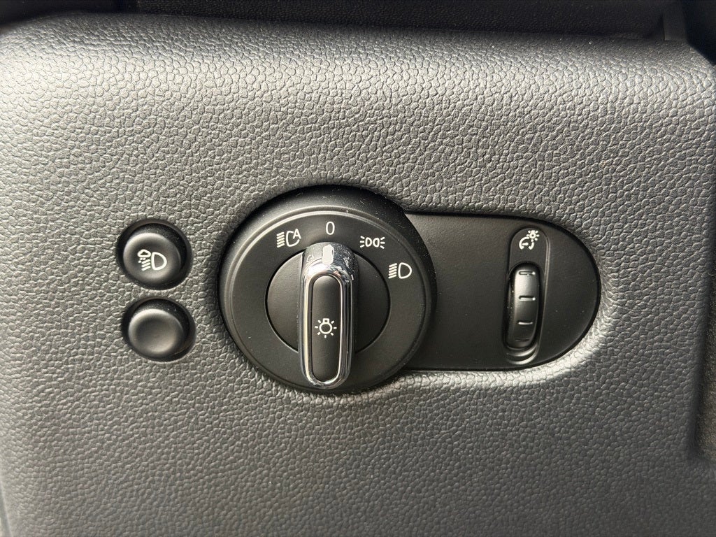 2023 MINI Cooper SE Electric Iconic