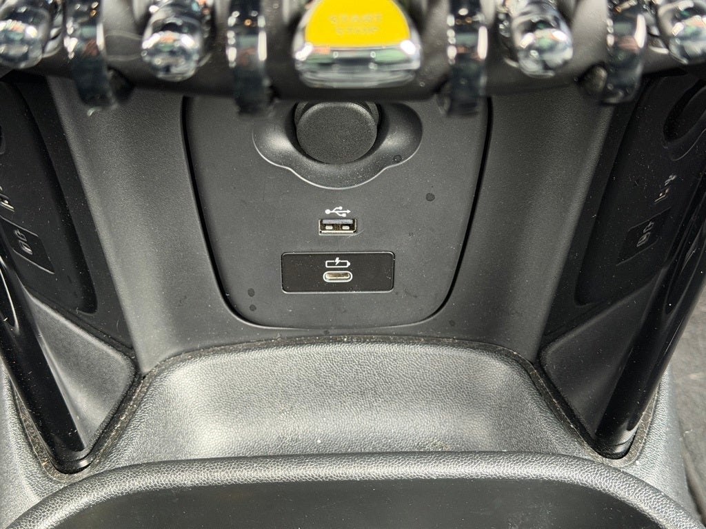 2023 MINI Cooper SE Electric Iconic