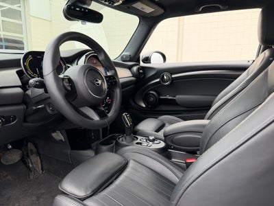 2023 MINI Cooper SE Electric Iconic