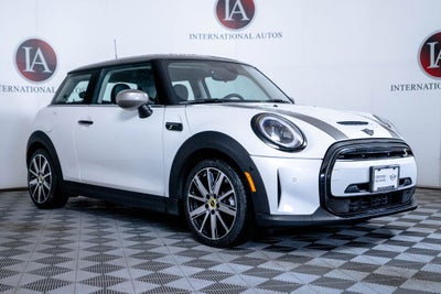 2024 MINI Cooper SE Electric Iconic