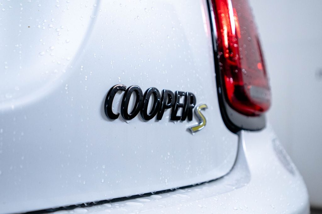 2024 MINI Cooper SE Electric Iconic