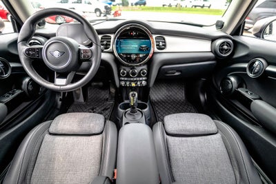 2024 MINI Cooper SE Electric Iconic
