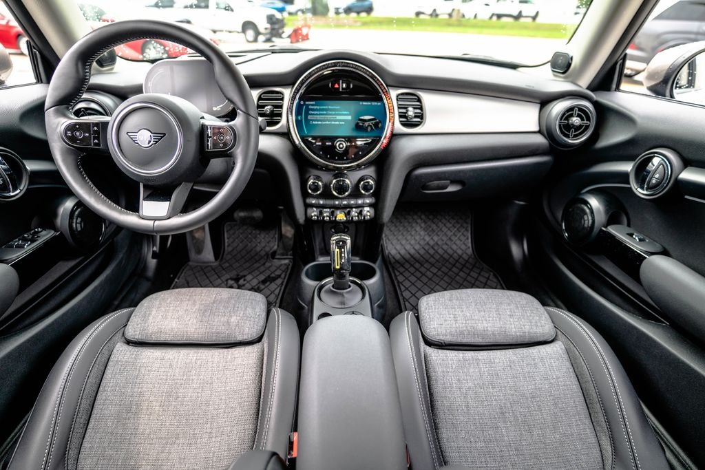 2024 MINI Cooper SE Electric Iconic