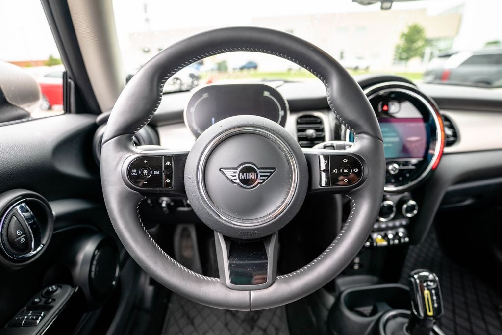 2024 MINI Cooper SE Electric Iconic