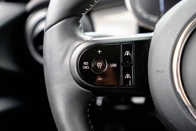 2024 MINI Cooper SE Electric Iconic