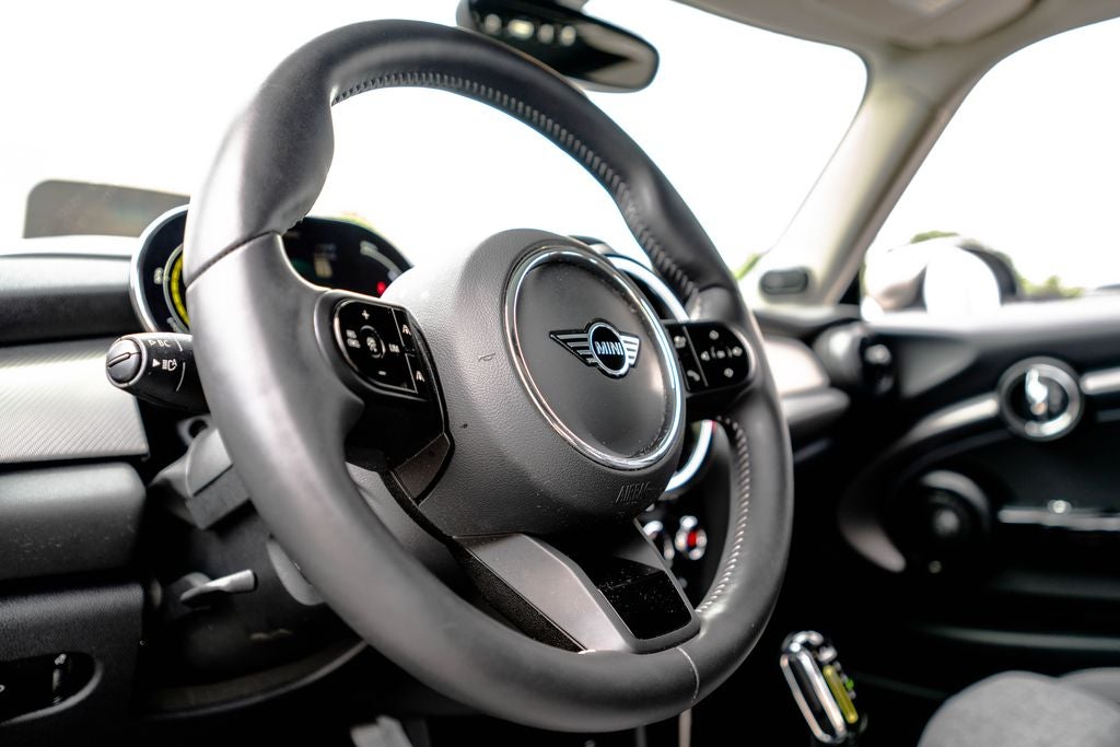 2024 MINI Cooper SE Electric Iconic