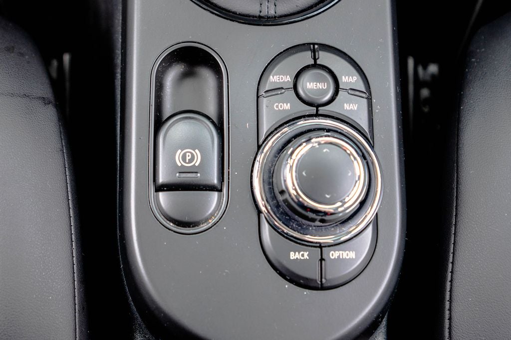 2024 MINI Cooper SE Electric Iconic
