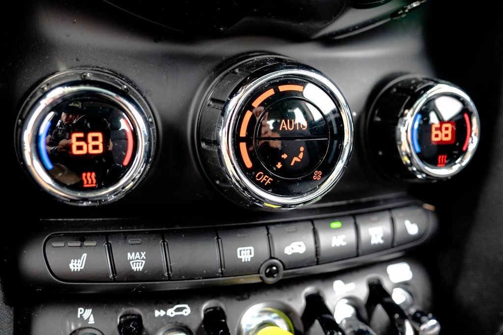 2024 MINI Cooper SE Electric Iconic