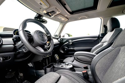 2024 MINI Cooper SE Electric Iconic