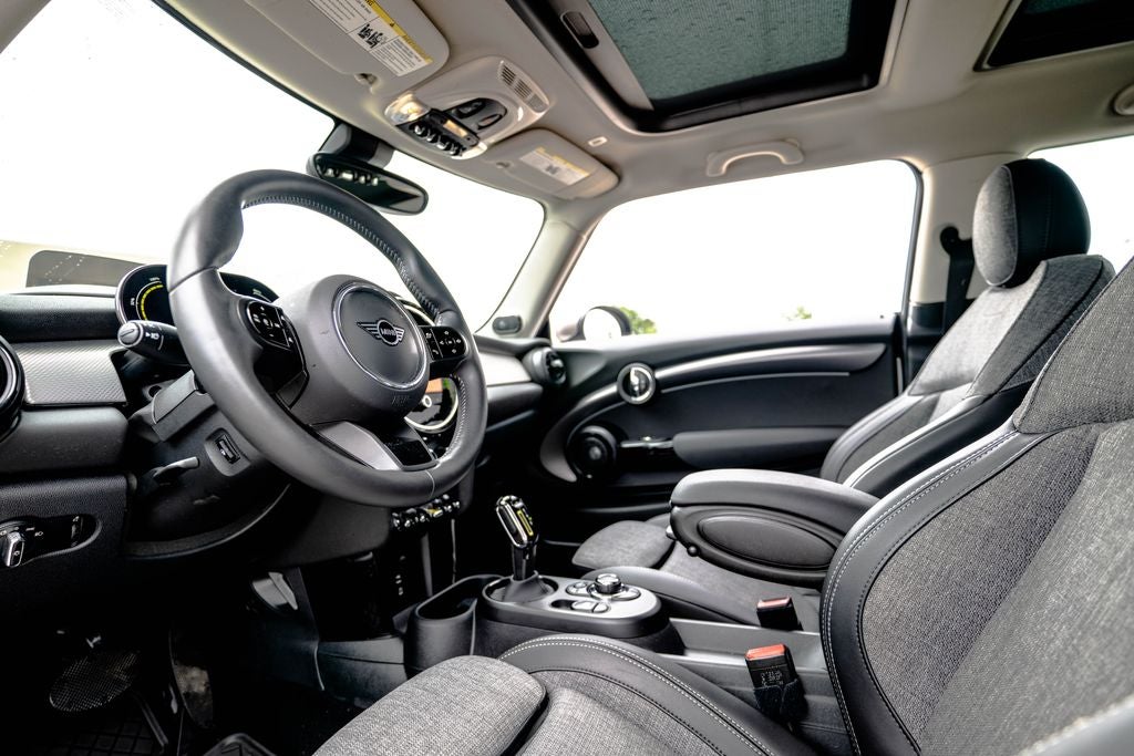 2024 MINI Cooper SE Electric Iconic