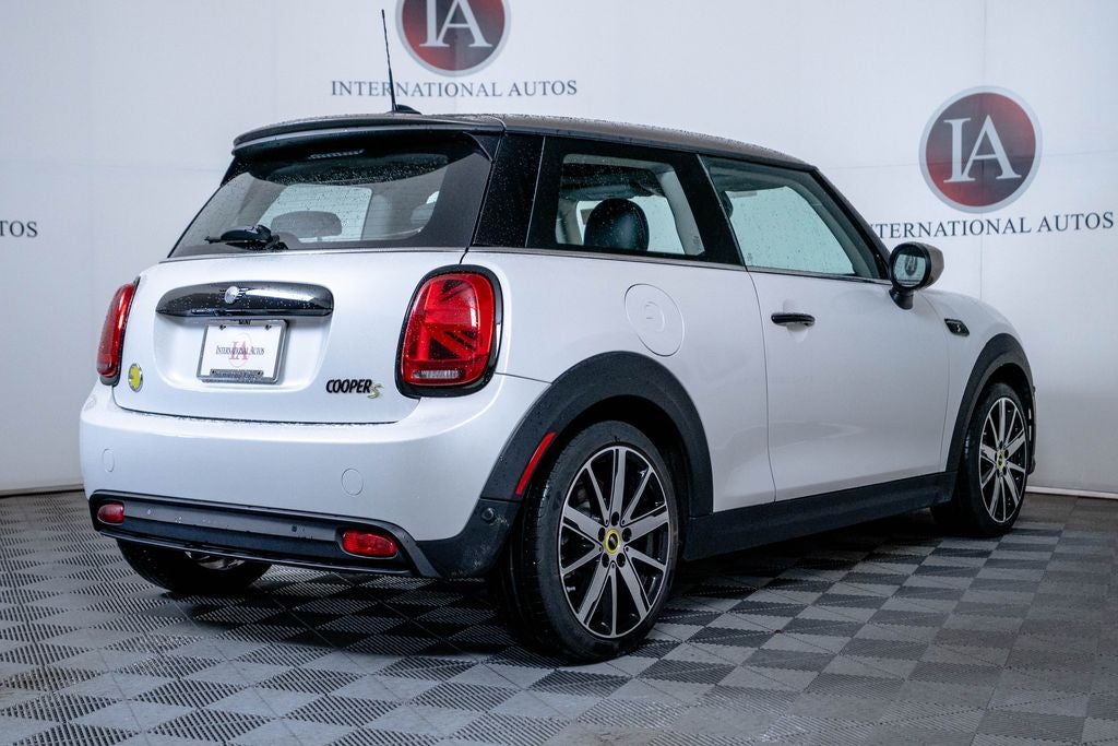2024 MINI Cooper SE Electric Iconic