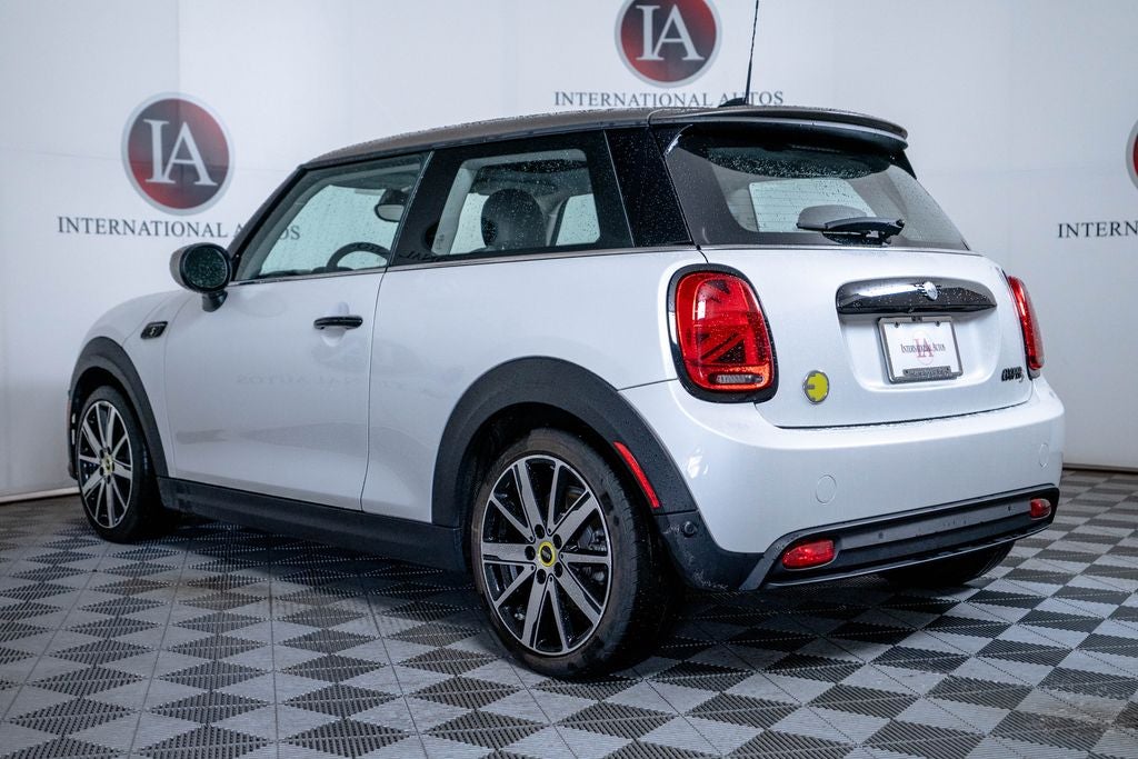 2024 MINI Cooper SE Electric Iconic