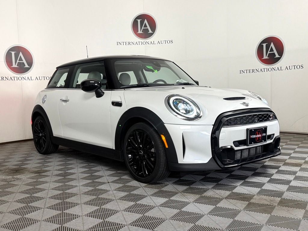 2024 MINI Cooper S Iconic