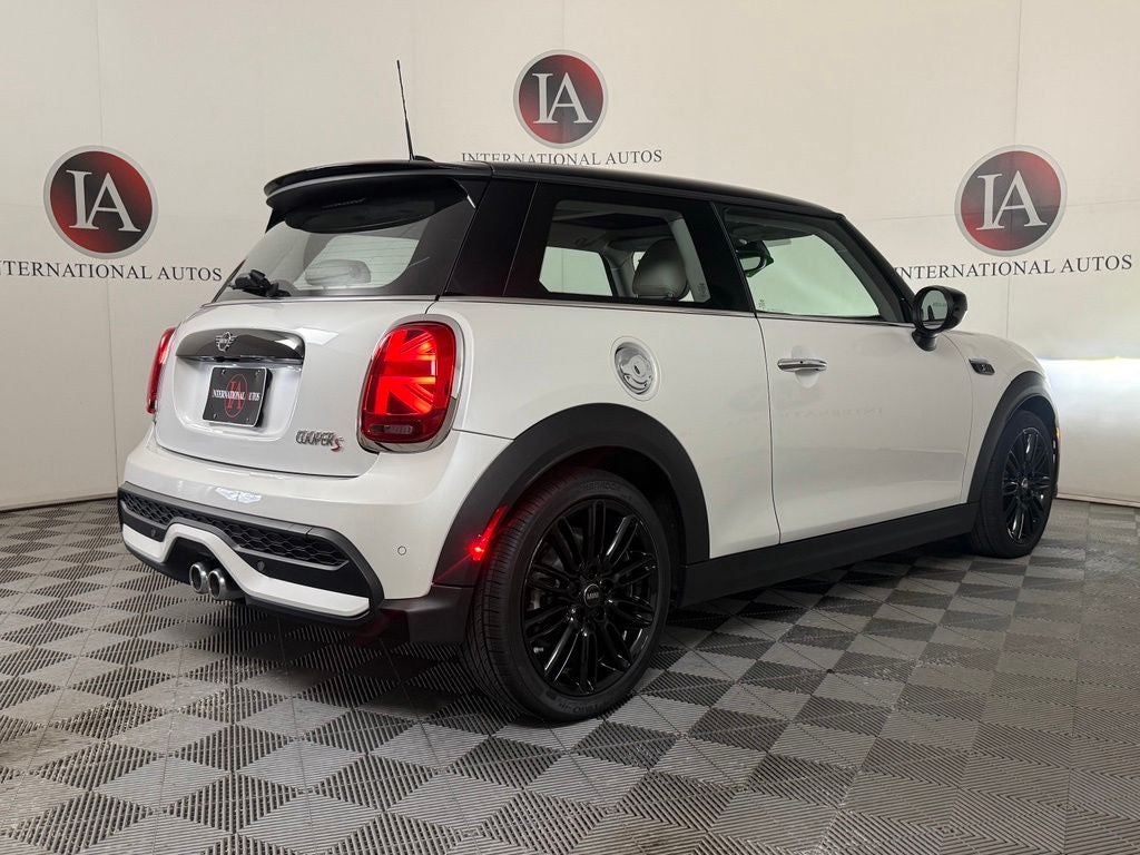 2024 MINI Cooper S Iconic