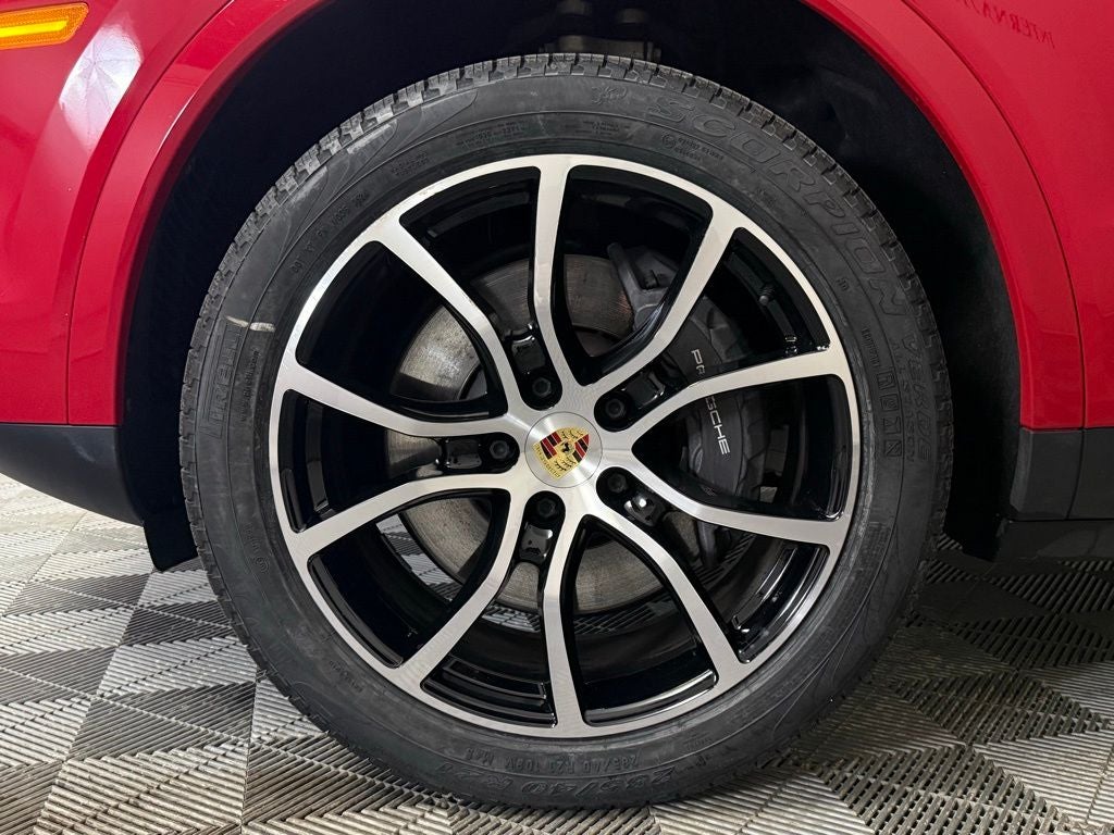 2023 Porsche Cayenne Base