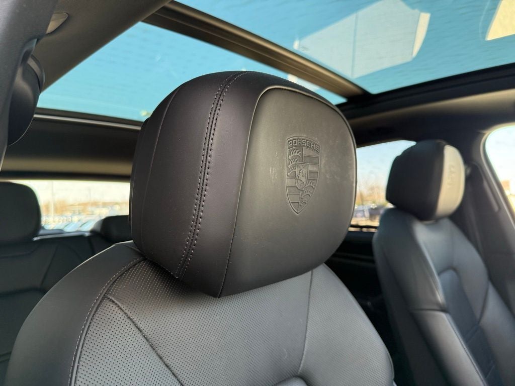 2023 Porsche Cayenne Base
