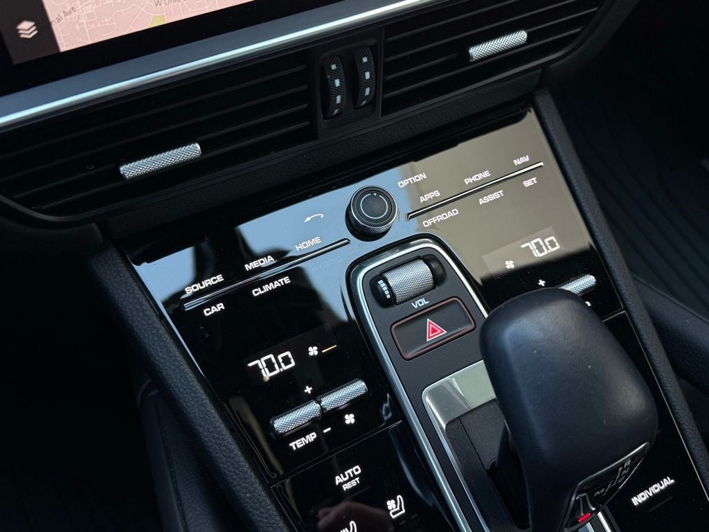 2023 Porsche Cayenne Base