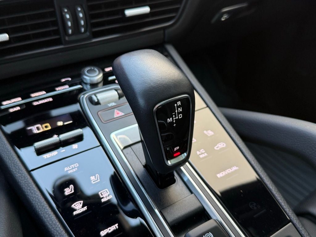 2023 Porsche Cayenne Base