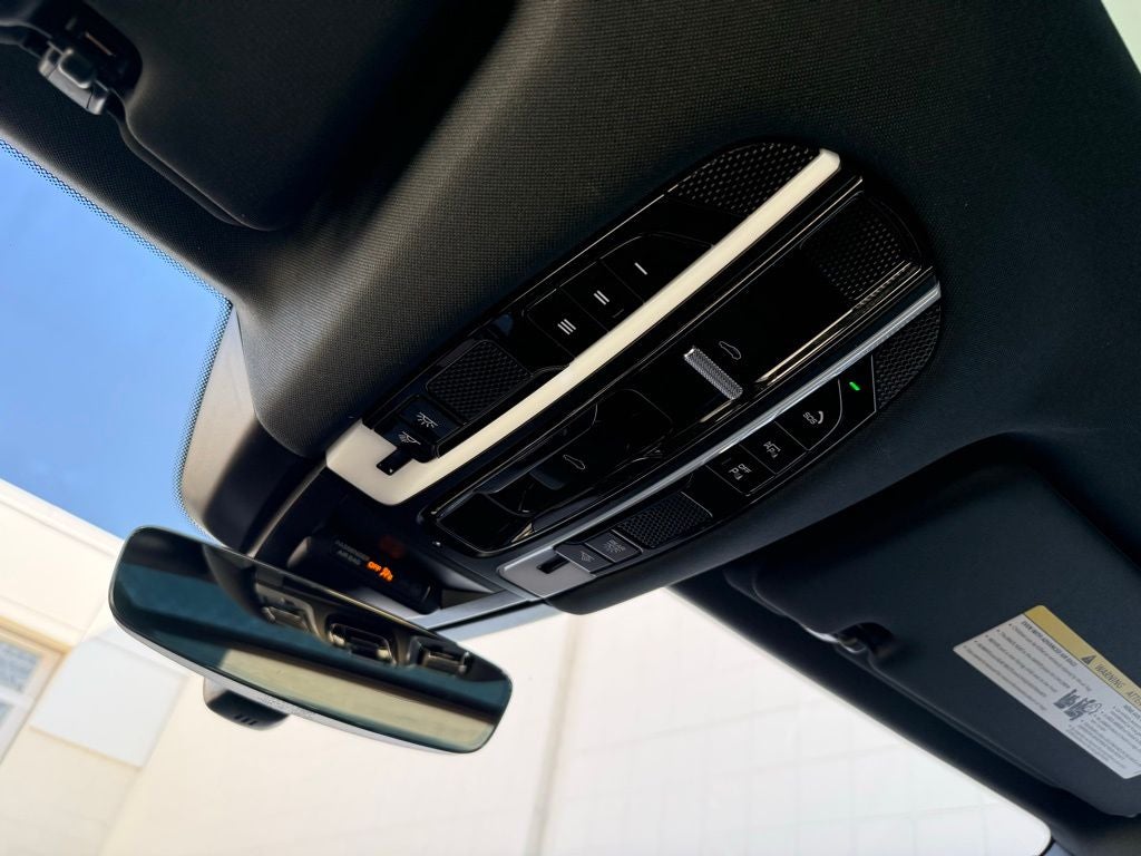 2023 Porsche Cayenne Base