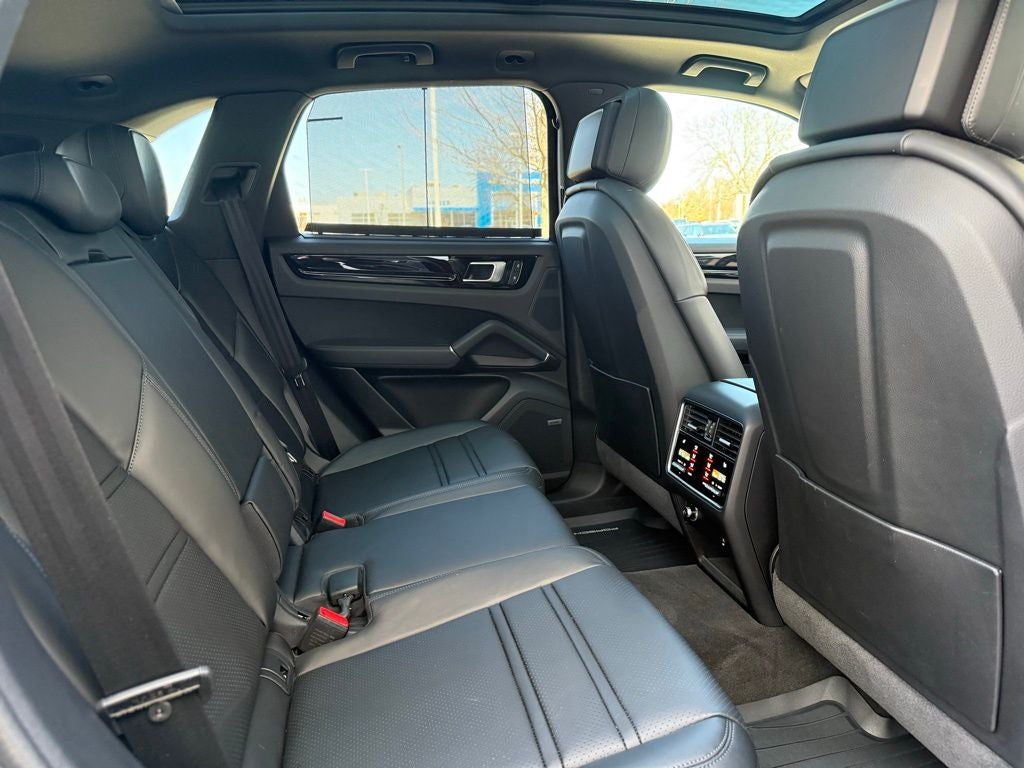 2023 Porsche Cayenne Base