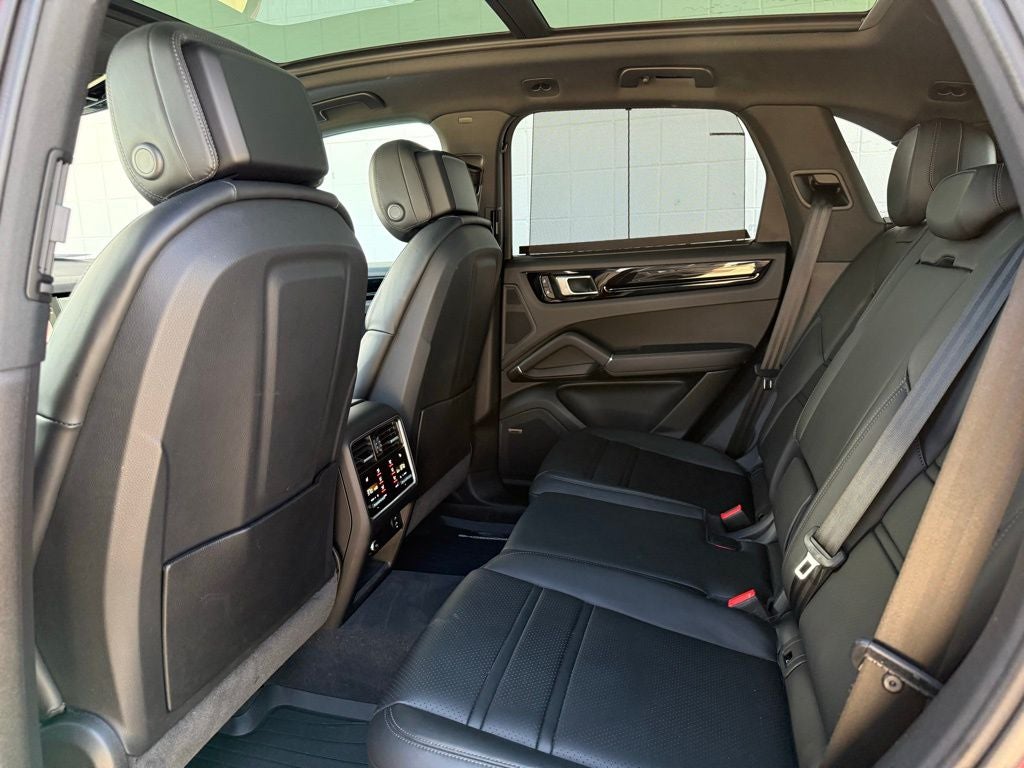 2023 Porsche Cayenne Base