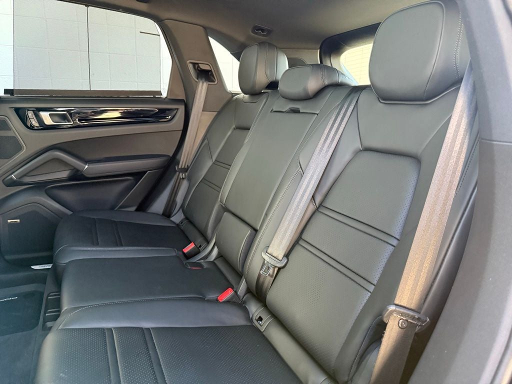 2023 Porsche Cayenne Base