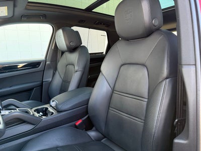 2023 Porsche Cayenne Base
