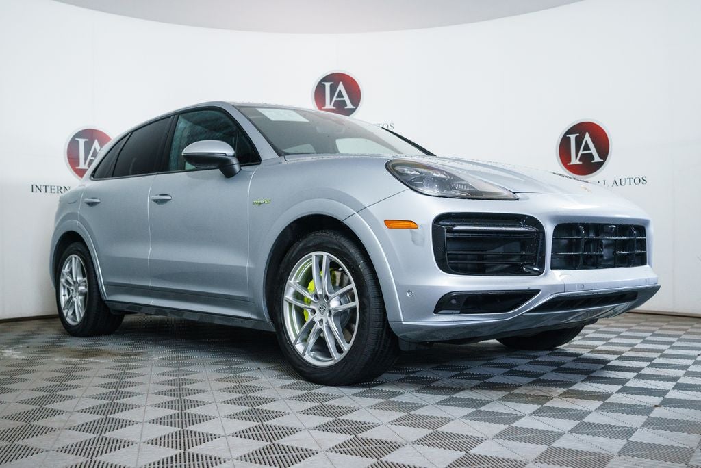 2023 Porsche Cayenne E-Hybrid Base