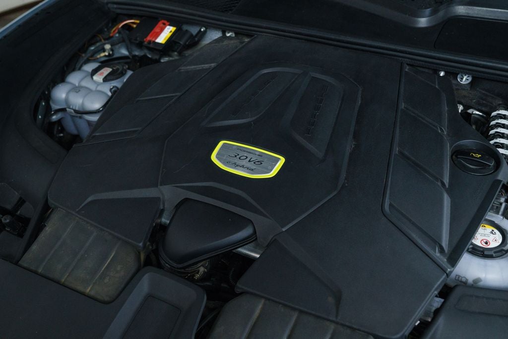 2023 Porsche Cayenne E-Hybrid Base