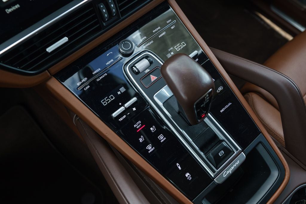 2023 Porsche Cayenne E-Hybrid Base