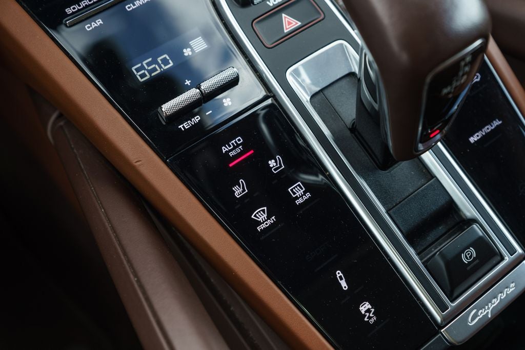 2023 Porsche Cayenne E-Hybrid Base