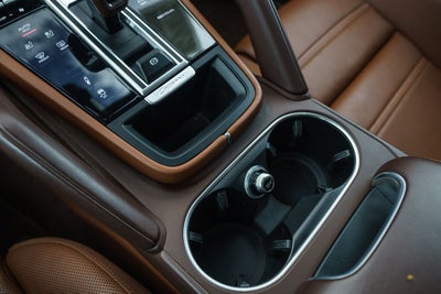 2023 Porsche Cayenne E-Hybrid Base