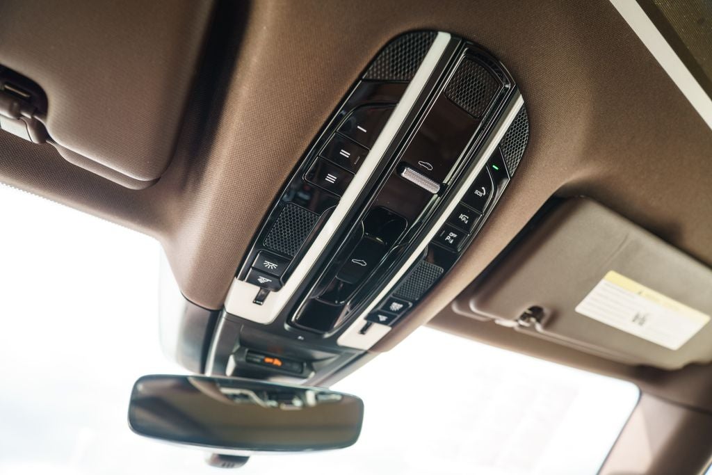 2023 Porsche Cayenne E-Hybrid Base