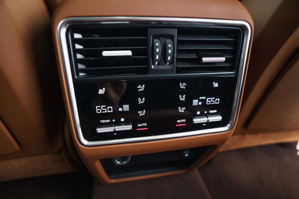 2023 Porsche Cayenne E-Hybrid Base