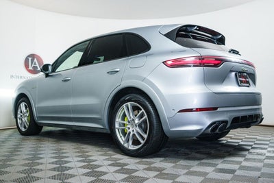 2023 Porsche Cayenne E-Hybrid Base