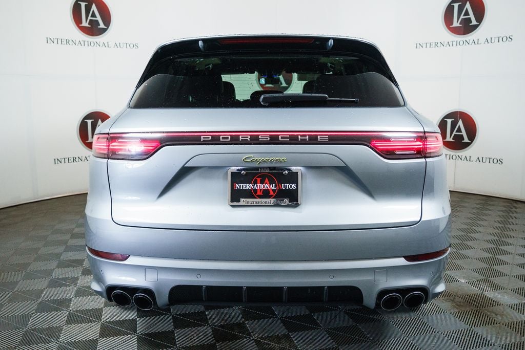 2023 Porsche Cayenne E-Hybrid Base