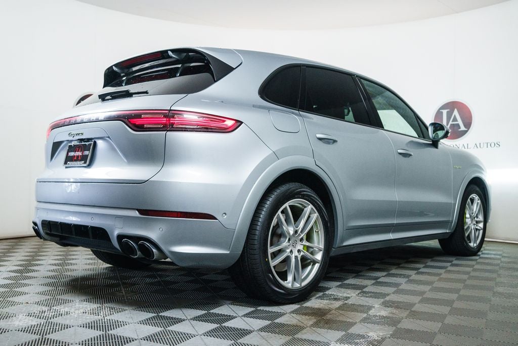 2023 Porsche Cayenne E-Hybrid Base