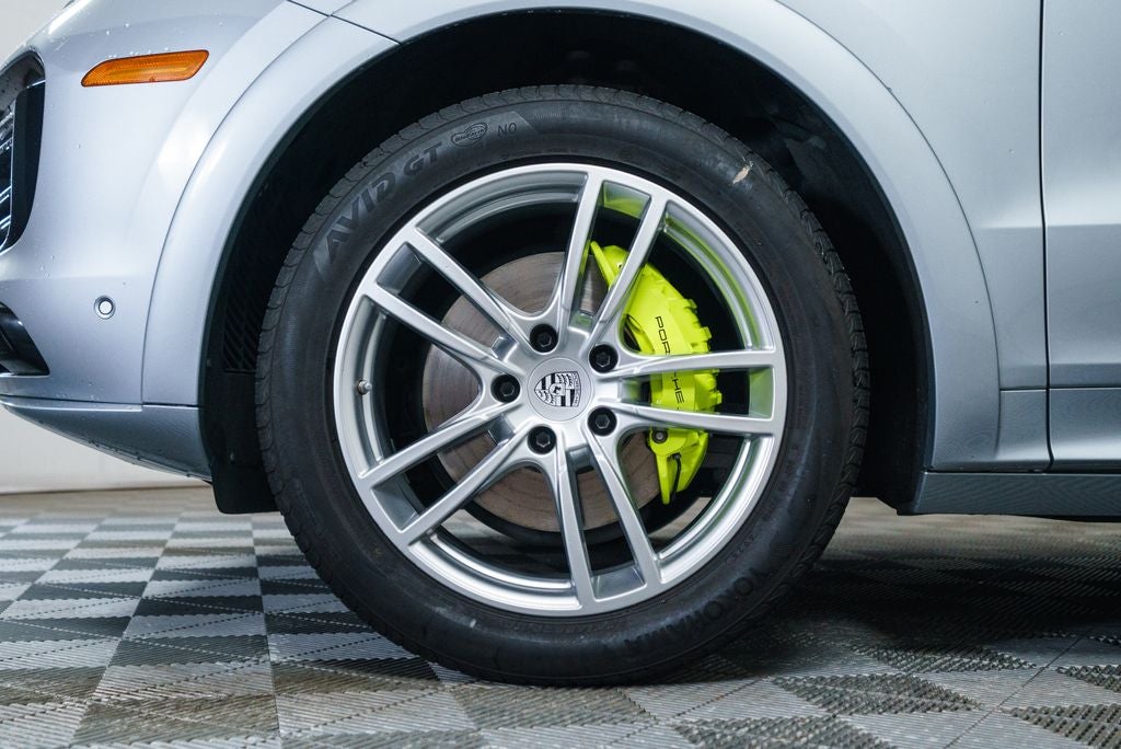 2023 Porsche Cayenne E-Hybrid Base