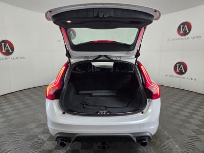 2015 Volvo V60 T6 R-Design Platinum