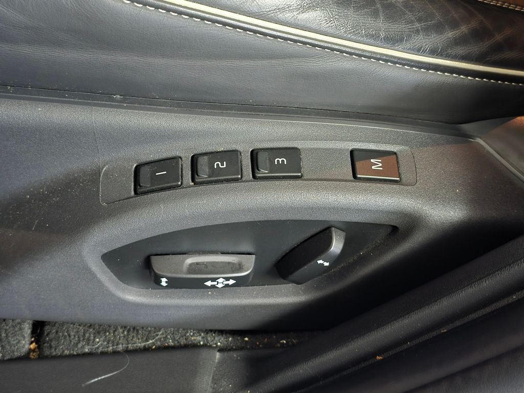 2015 Volvo V60 T6 R-Design Platinum