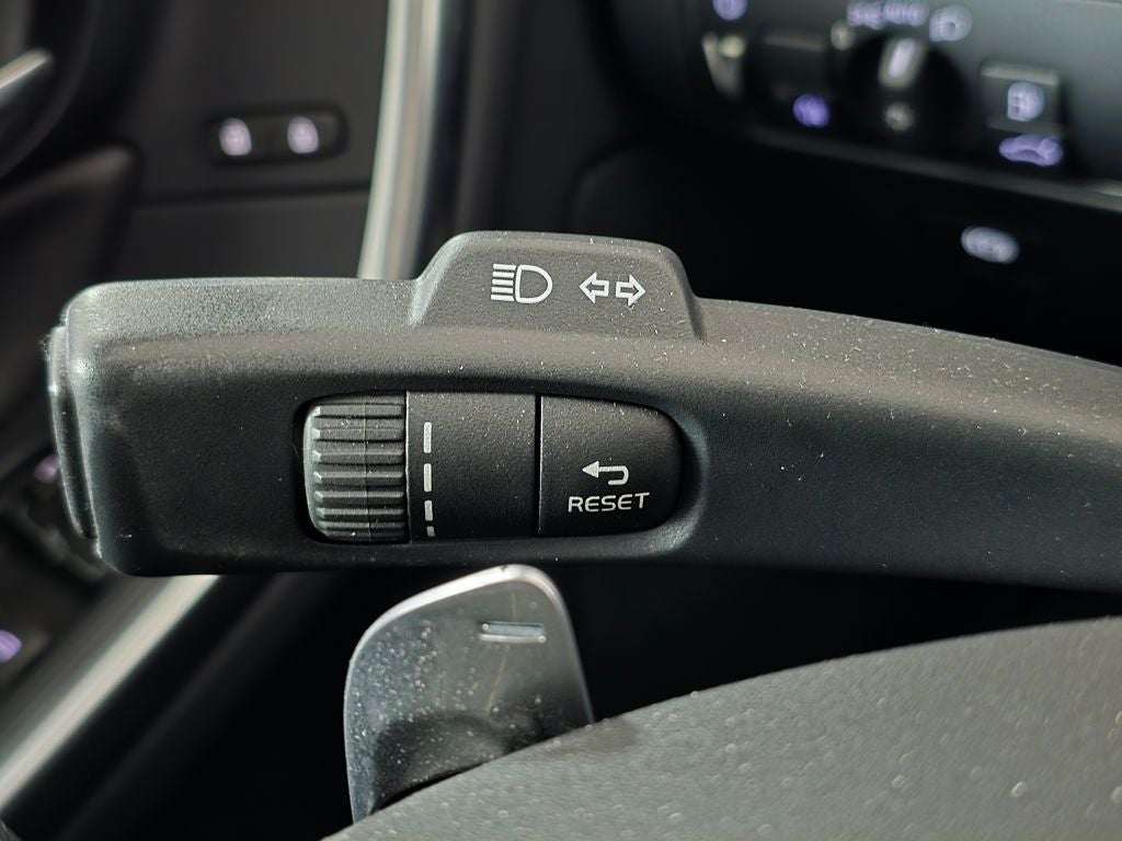 2015 Volvo V60 T6 R-Design Platinum