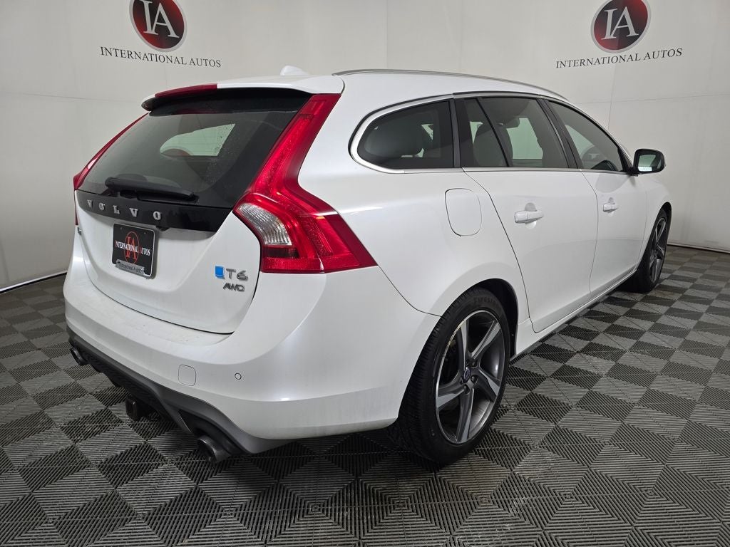 2015 Volvo V60 T6 R-Design Platinum
