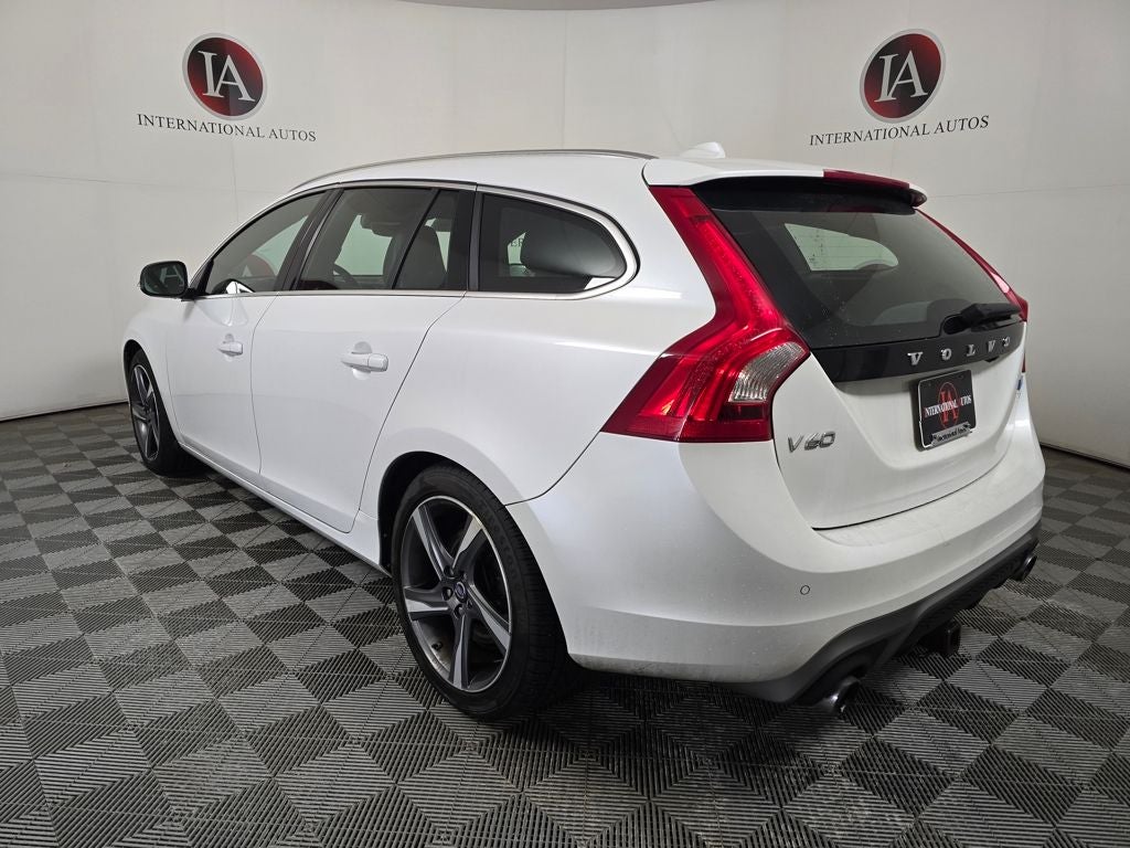2015 Volvo V60 T6 R-Design Platinum