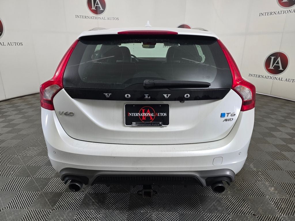 2015 Volvo V60 T6 R-Design Platinum