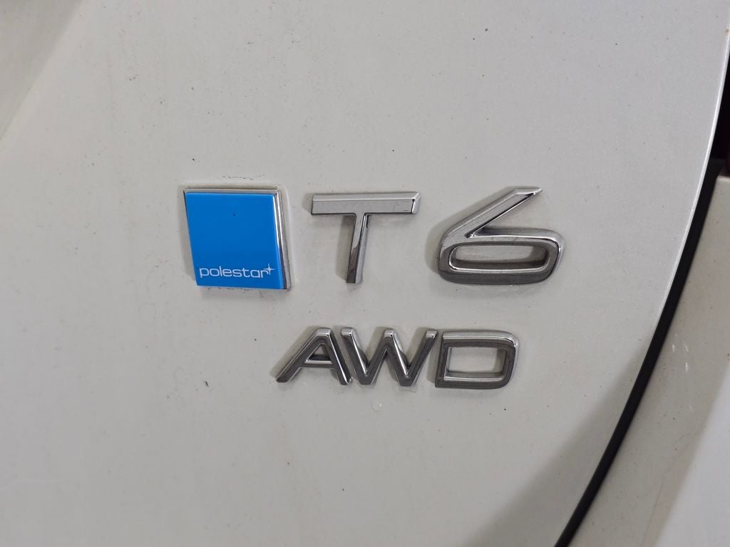 2015 Volvo V60 T6 R-Design Platinum