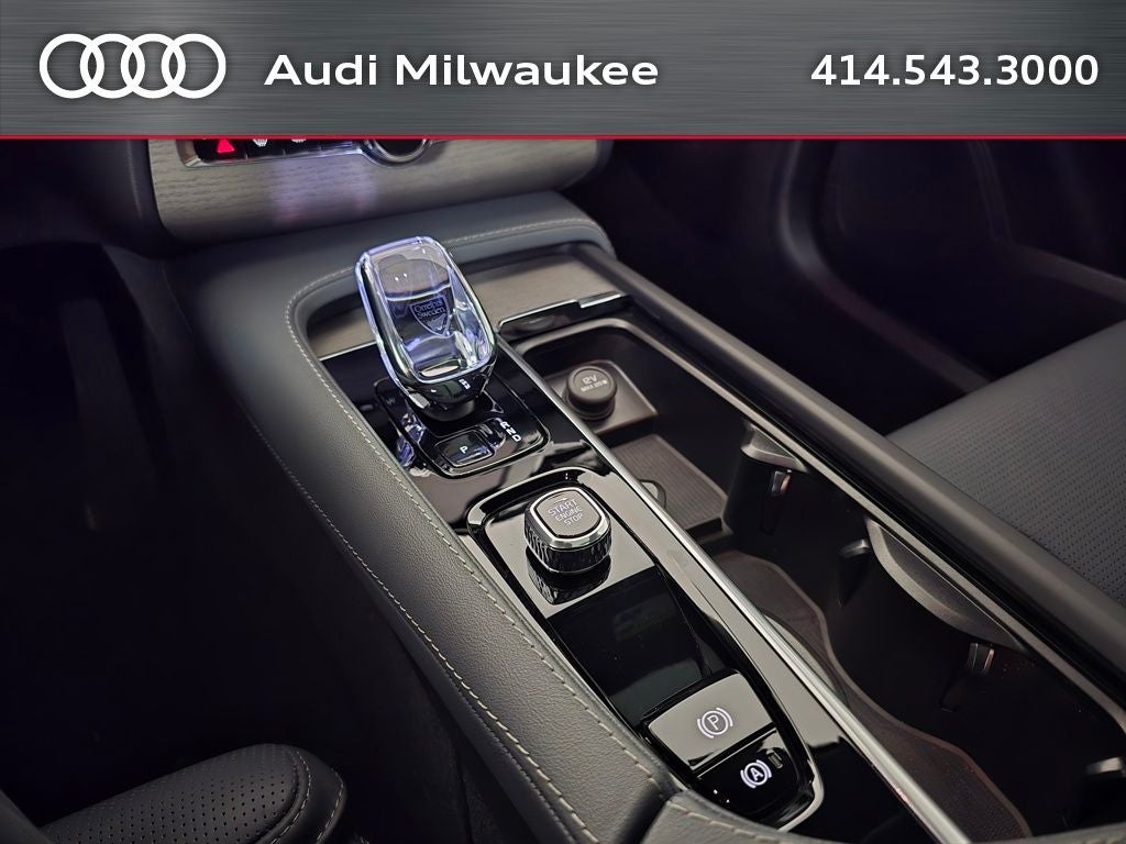 2024 Volvo XC90 Recharge Plug-In Hybrid Ultimate