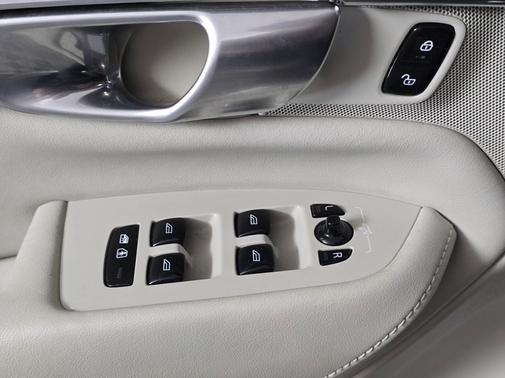 2024 Volvo XC90 Recharge Plug-In Hybrid Ultimate