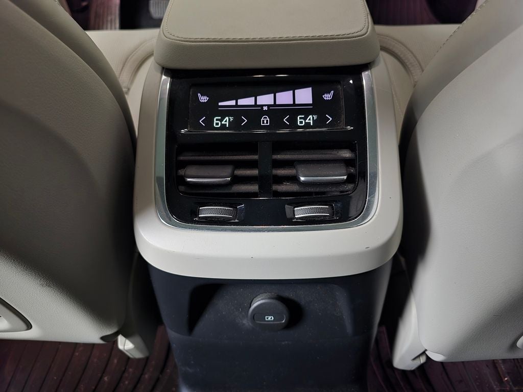 2024 Volvo XC90 Recharge Plug-In Hybrid Ultimate